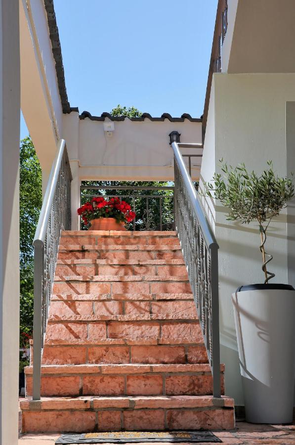 דירות איגומניטסה "Elegant & Quiet House" מראה חיצוני תמונה